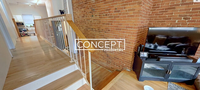 Photo - 106 Central St