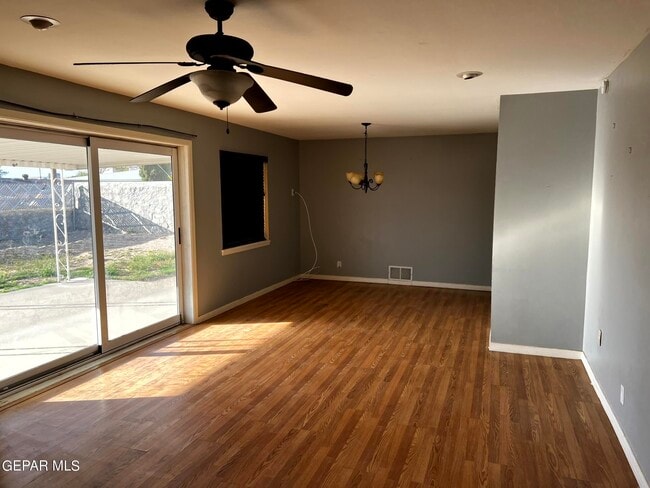 Photo - 112 De Leon Dr