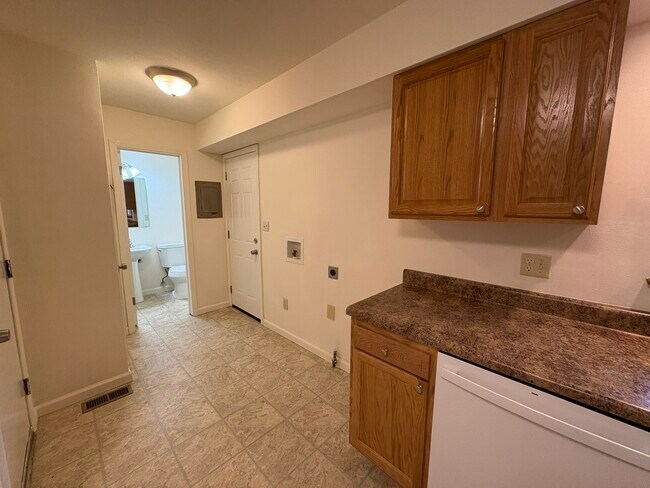 Photo - 1003 E McHenry St