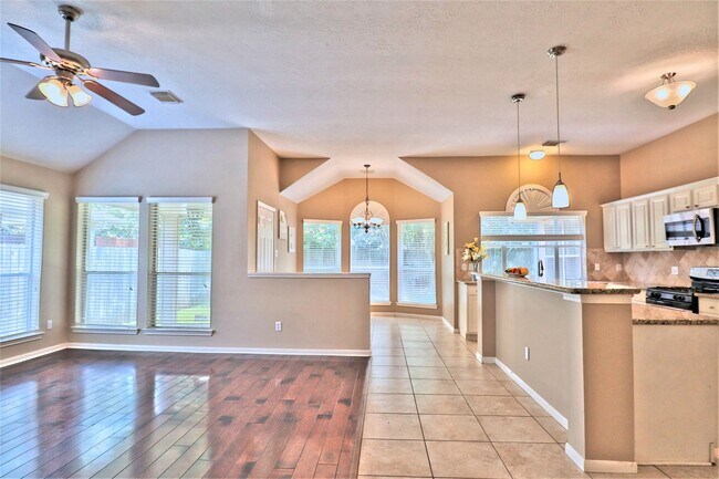 Photo - 4530 Springfield Lakes St