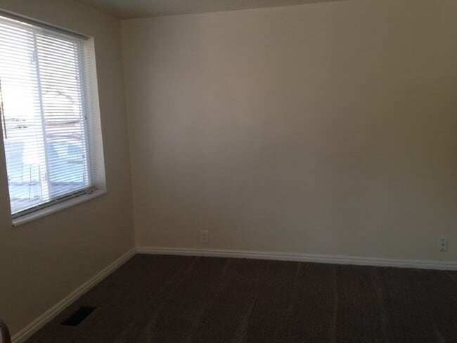 Photo - 3343 S 800 E