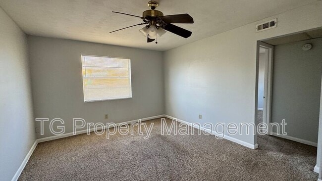 Photo - 211 N 9th St