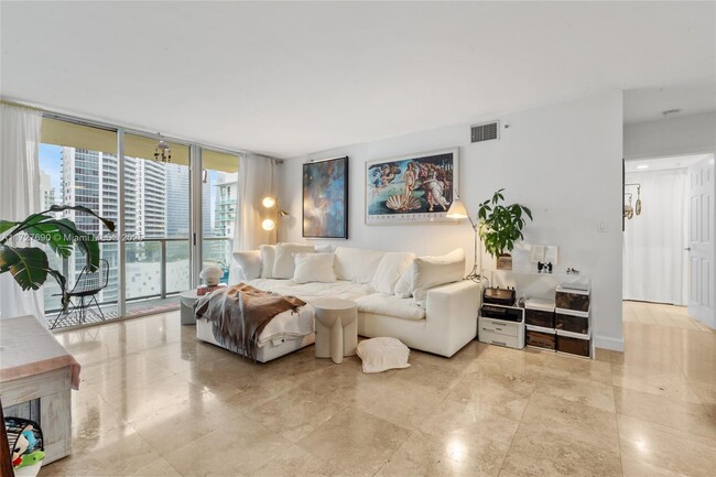 Photo - 1155 Brickell Bay Dr Unidad 1903 Rental