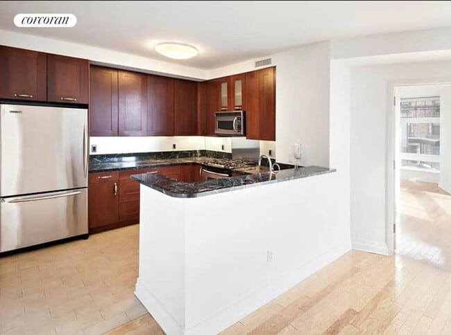 Photo - 272 W 107th St