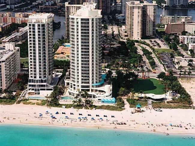 Building Photo - 17375 Collins Ave Unit 2606