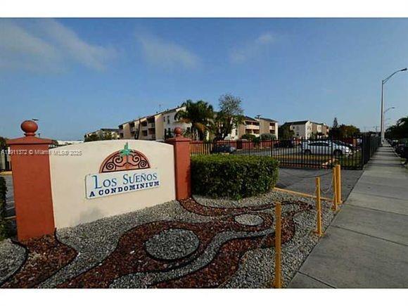 Photo - 6195 W 18th Ave Unidad G324 Rental