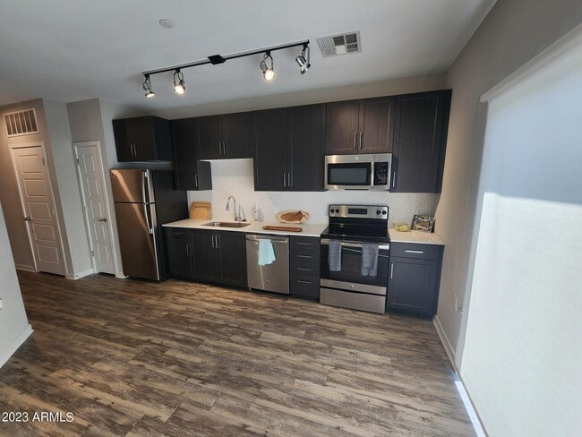 Photo - 200 E Thomas Rd Unit A1