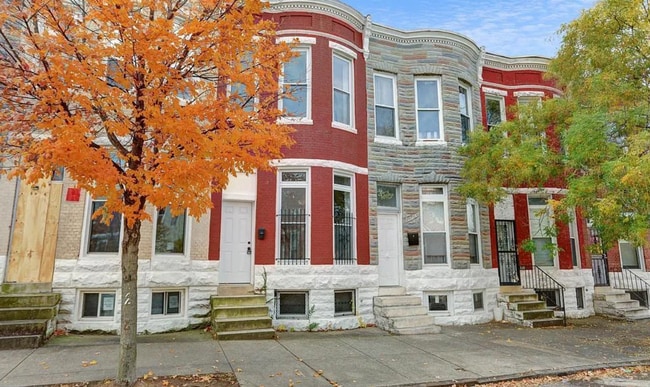 Building Photo - Beautifully Updated Townhome in Prime Location – Move-In Ready!