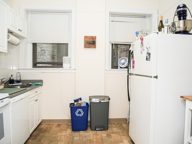 Photo - 1386 Beacon St Unit 2