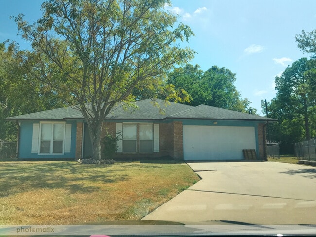 Building Photo - 4912 Shady Oak Rental
