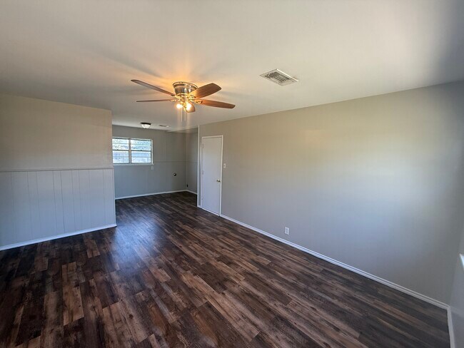 Photo - 1228 Darby Ave