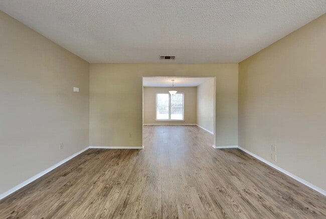 Photo - 2614 Remmington Dr