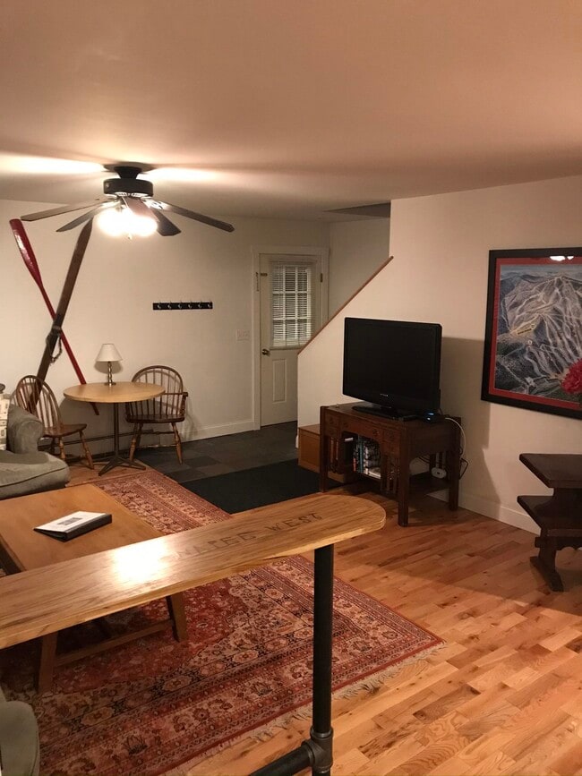 Photo - 562 New Hampshire Rte 103