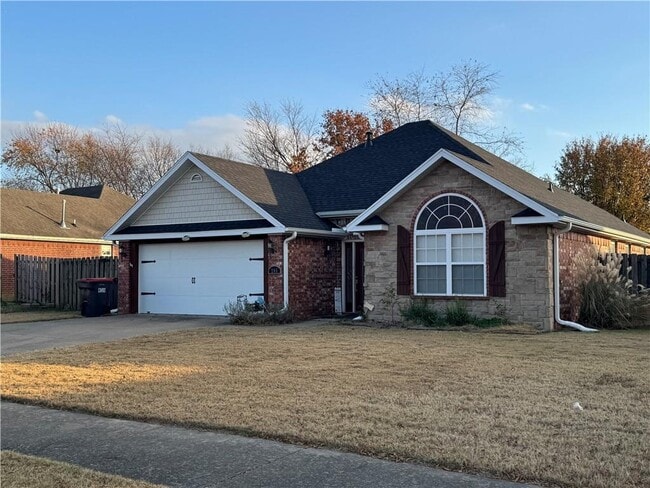 Photo - 285 Carrington Ave