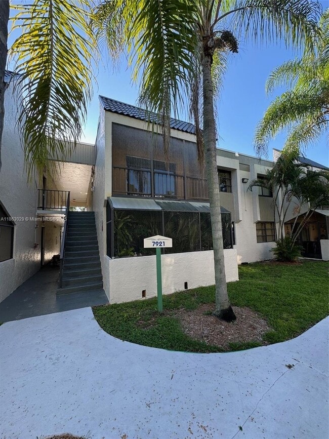 Building Photo - 7921 SW 104th St Unit F210 Rental