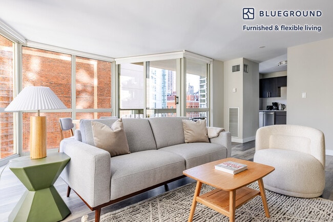 1 E Delaware Pl Unit SI FL14-ID1359