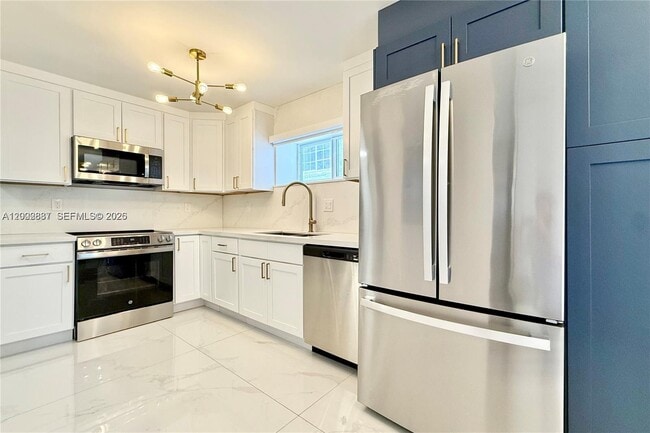 Photo - 4122 Collins Ave Unit 2B