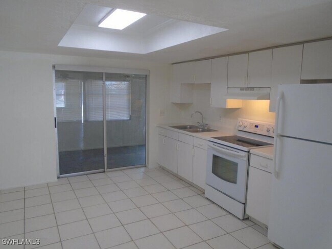 Photo - 1120 SE 6th Ave