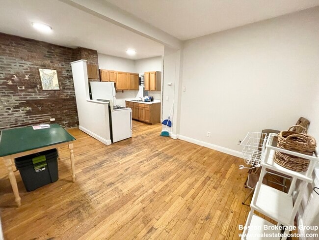 Photo - 733 Parker St Unit 2