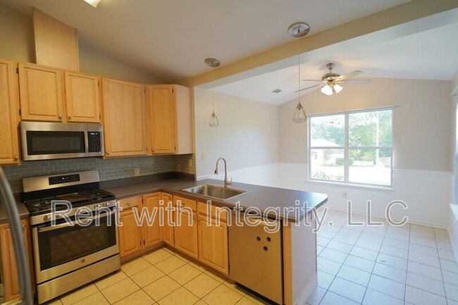 Photo - 1908 Wagon Wheel Cir E