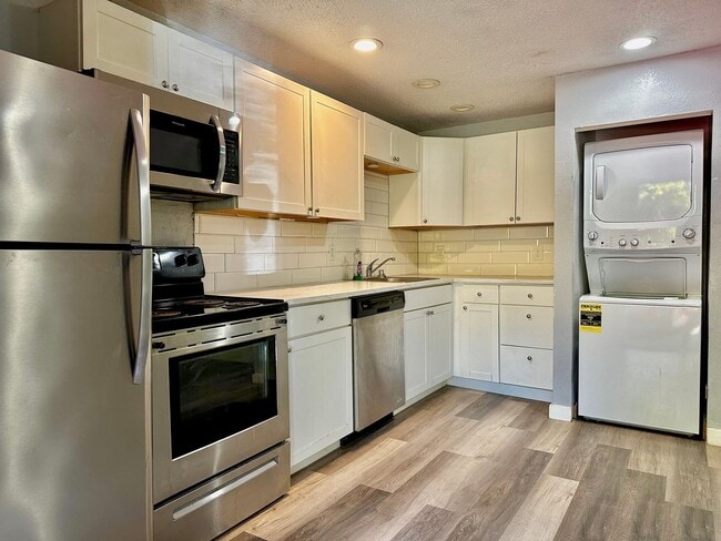 Building Photo - 1st Avenue Apartments, Tacoma Unit 12717