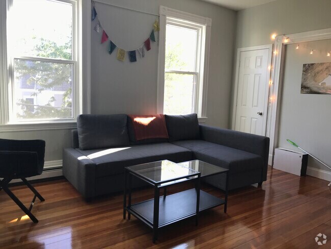 Building Photo - 140 Columbia St Unit 147 Columbia- 2L Rental