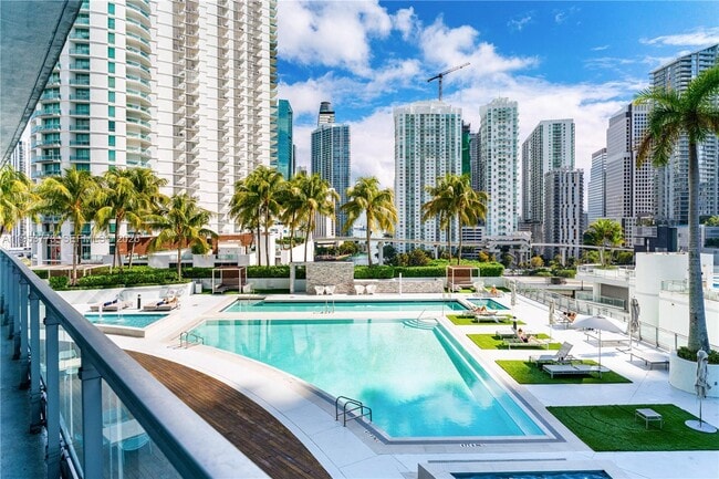 Photo - 90 SW 3rd St