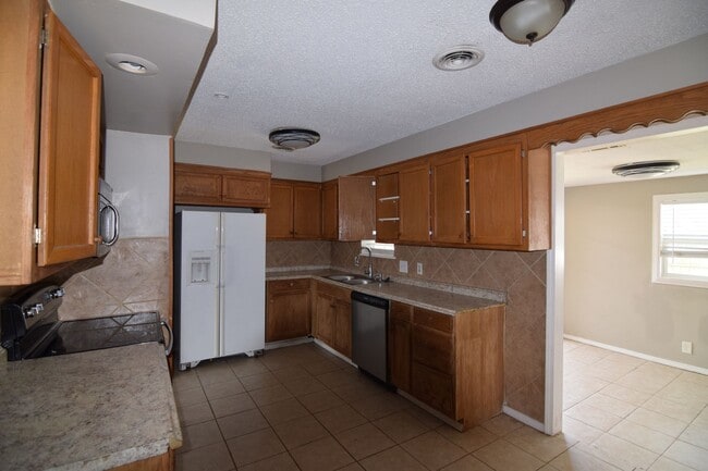 Photo - 8320 S 35th Terrace