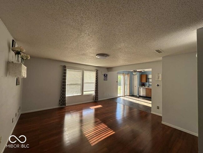 Photo - 6424 Alonzo Dr