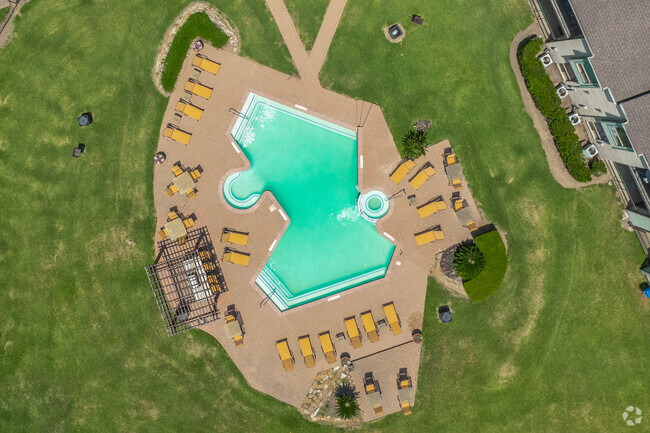 Aerial View - Pool - The Fairway at Bellevue Rental