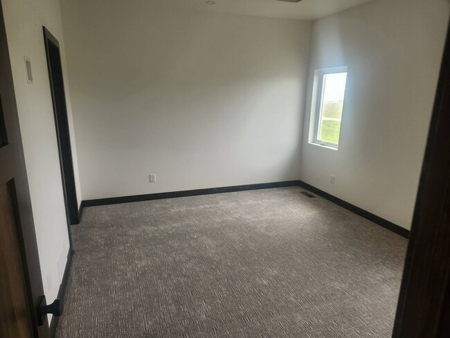 Photo - 5202 Davies Dr