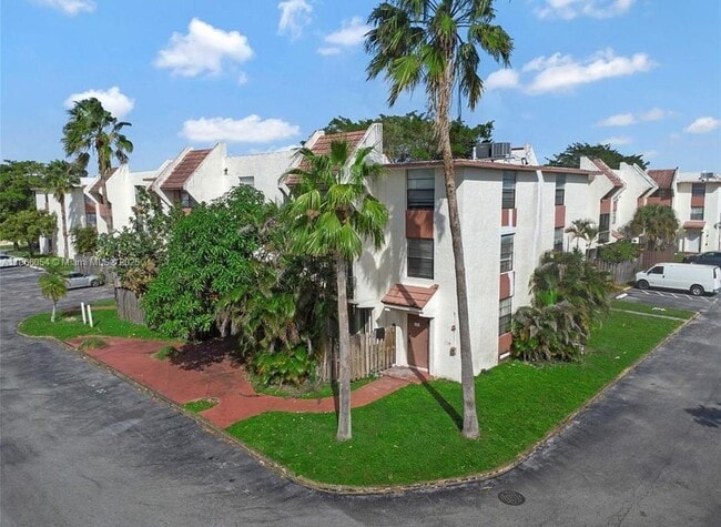 Building Photo - 1744 NW 55th Ave Unit 201 Rental