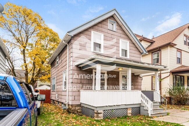 Photo - 151 Mohawk St