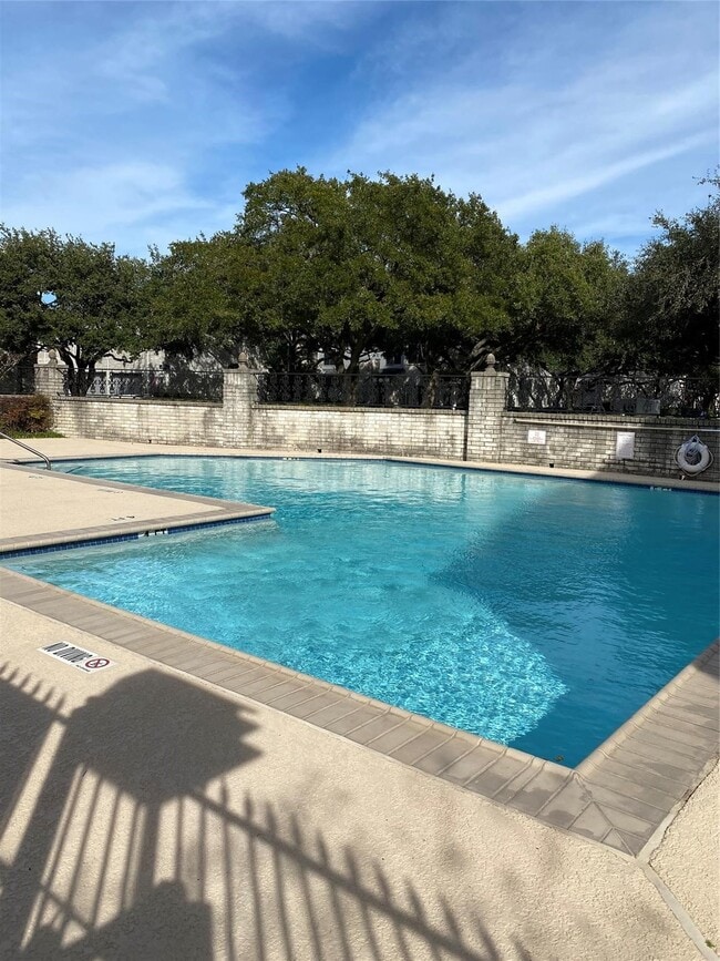 Building Photo - 7352 Regency Square Ct Unit 7352