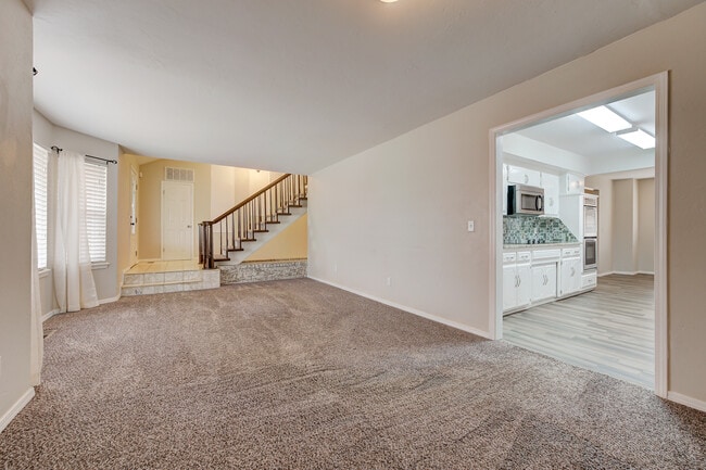 6524 Eastbourne Ln