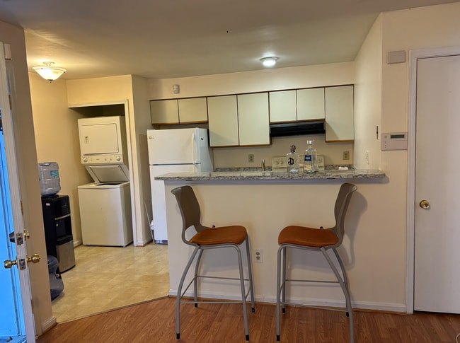 Photo - 8611 Beekman Pl Unit B