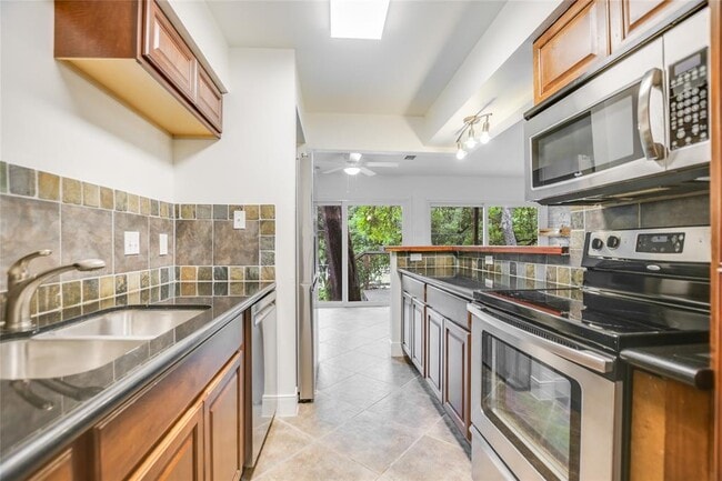 Photo - 2903 Edgewater Dr