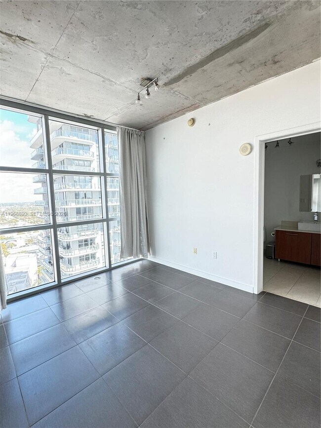 Photo - 3301 NE 1st Ave Unidad H2613