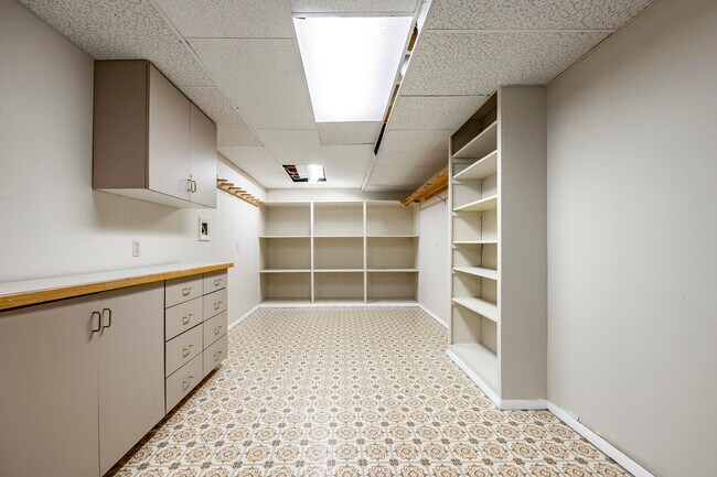 Photo - 4590 S Westview Dr