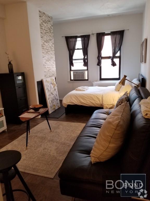 Building Photo - 235 W 22nd St Unit 4Z Rental