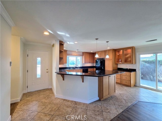 Photo - 6603 Michelson St