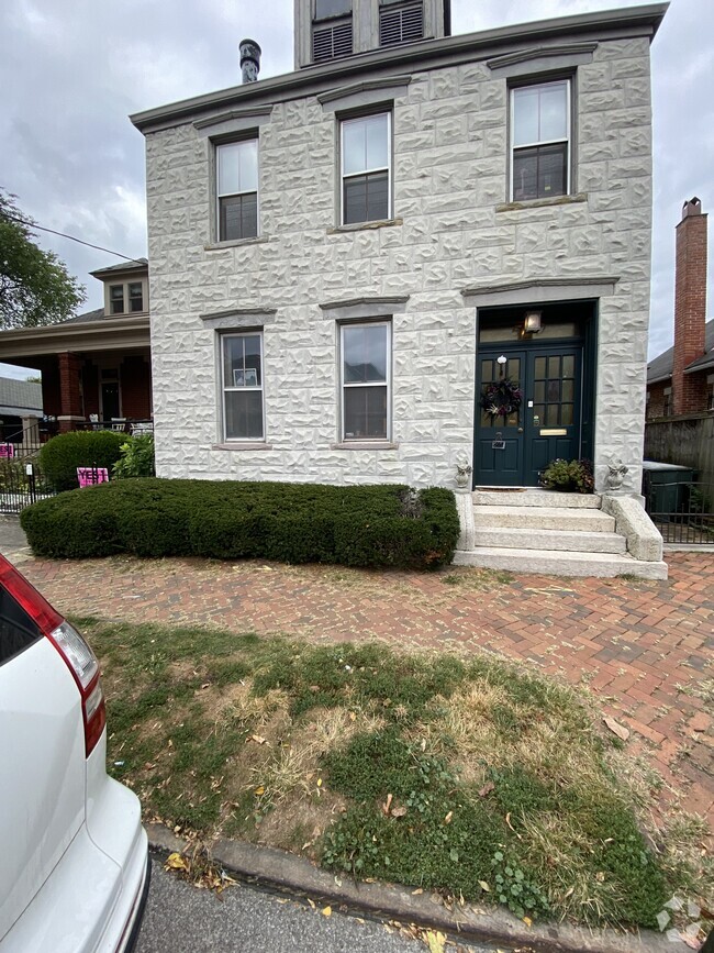Front Entrance - 560 S 3rd St Rental