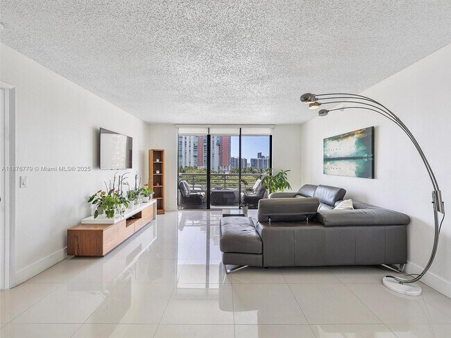 Photo - 3300 NE 191st St Unit 717