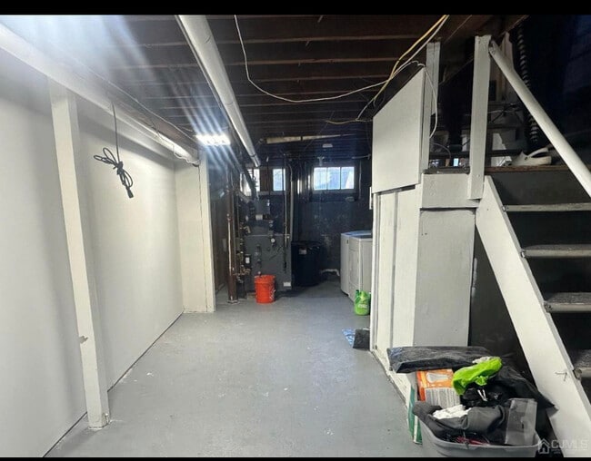 Building Photo - 425 Ferris St Unit A