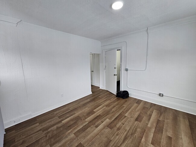 Photo - 2664 N Moreland Blvd