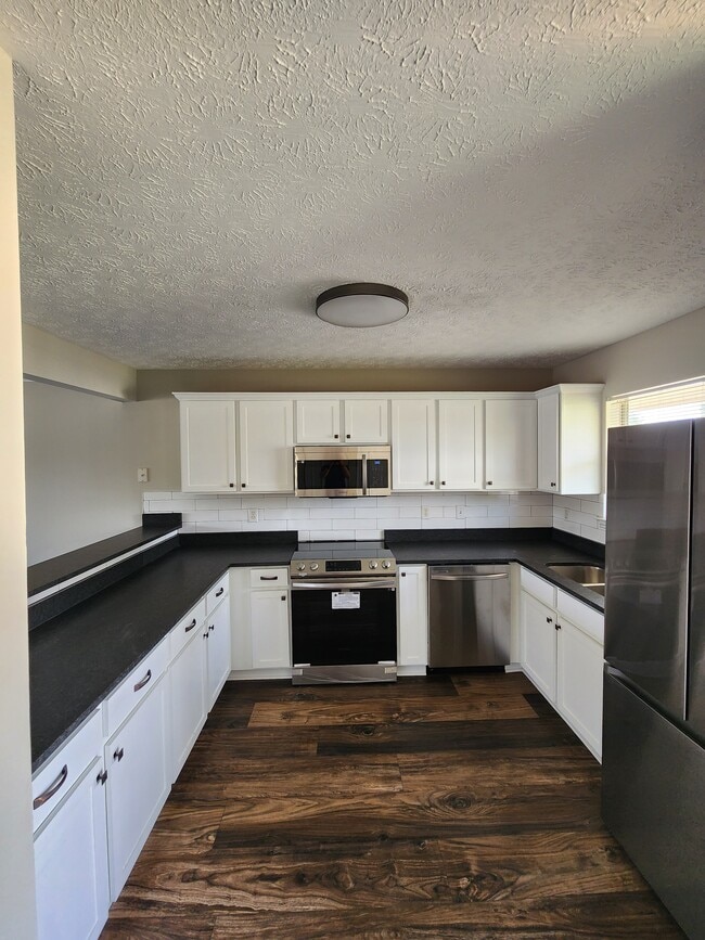 Building Photo - 100 Sheila Blvd Rental