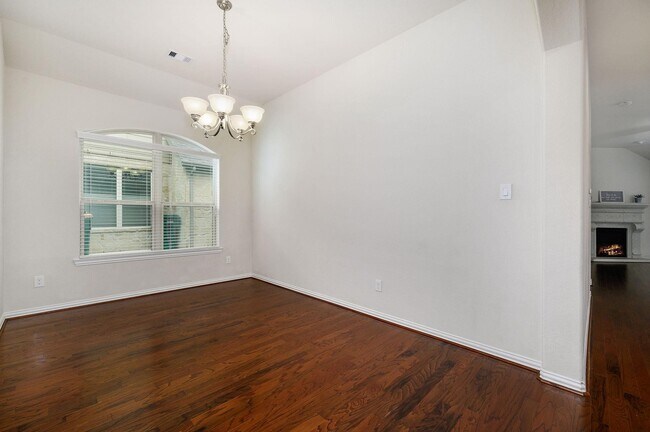 Photo - 15 Sawbridge Cir