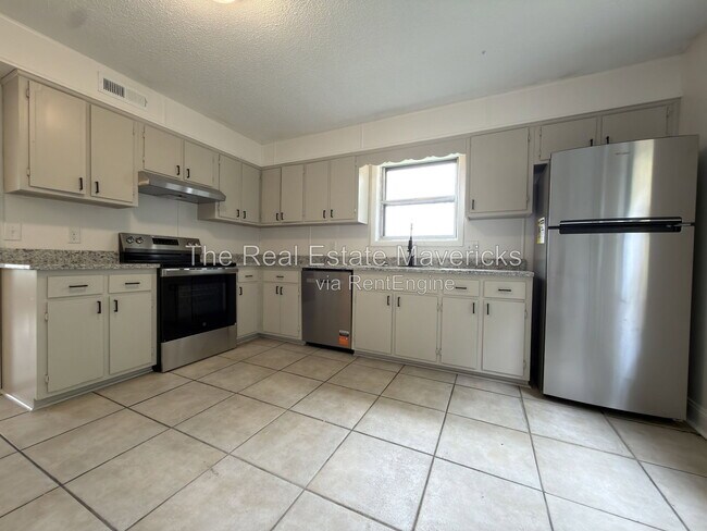 Photo - 2318 Green Forest Dr