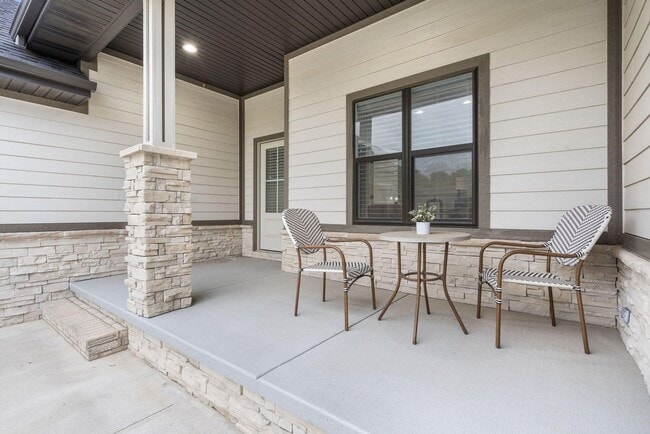 Photo - Beautiful 3 Bedroom Home w/ Flex Room!