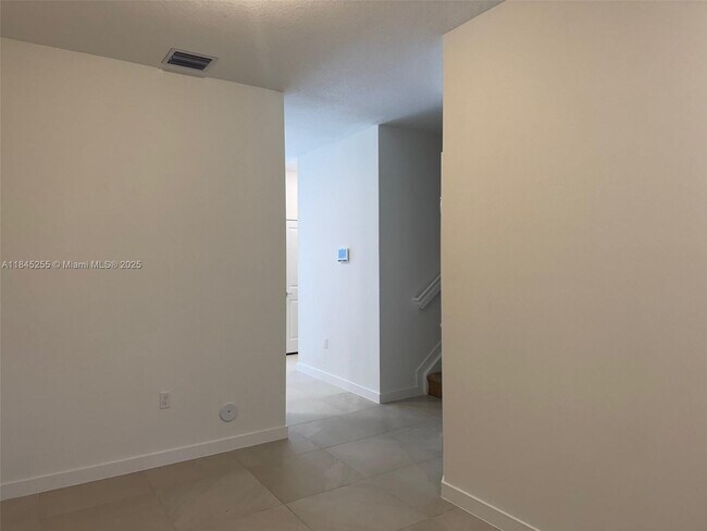 Photo - 132 NE 14th St